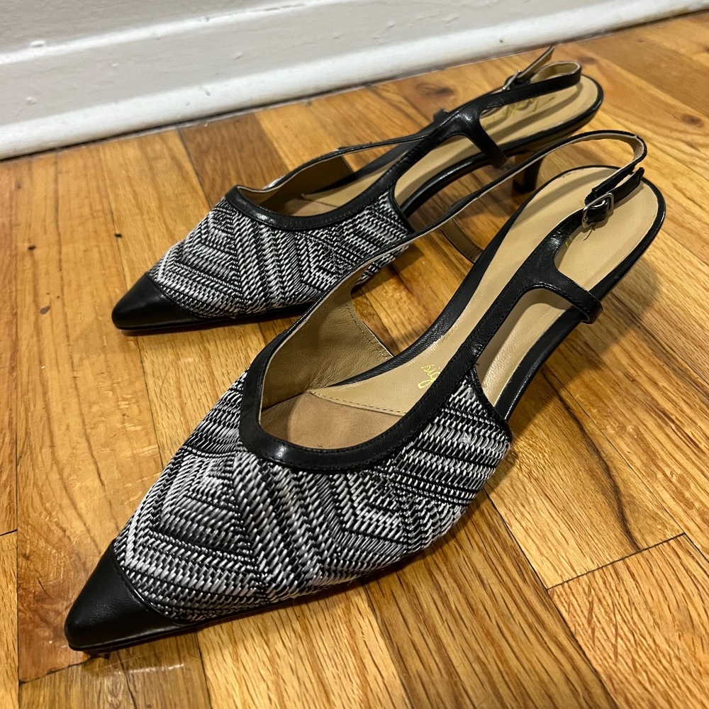 Trotters Women's Kitten Heel Pump in Black & White